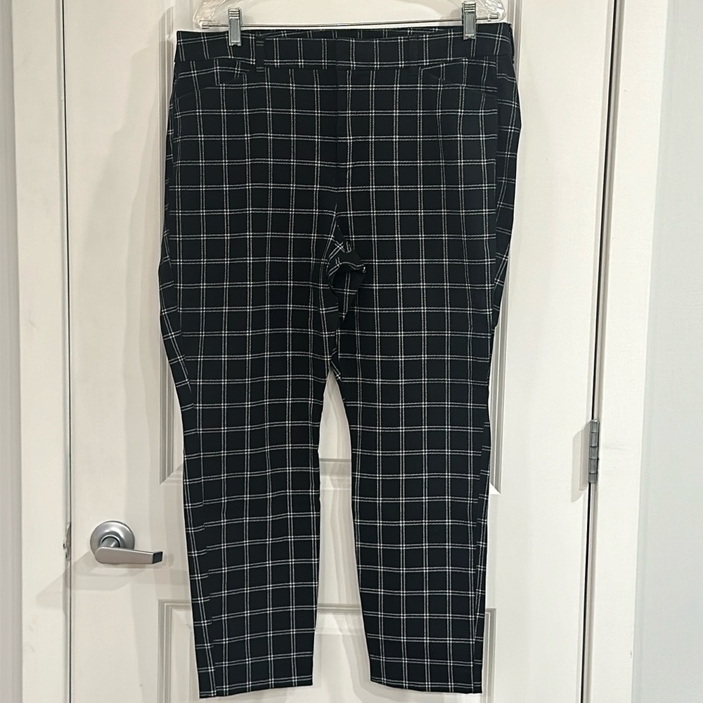 Old Navy women’s high waisted, pixie skinny ankle pants